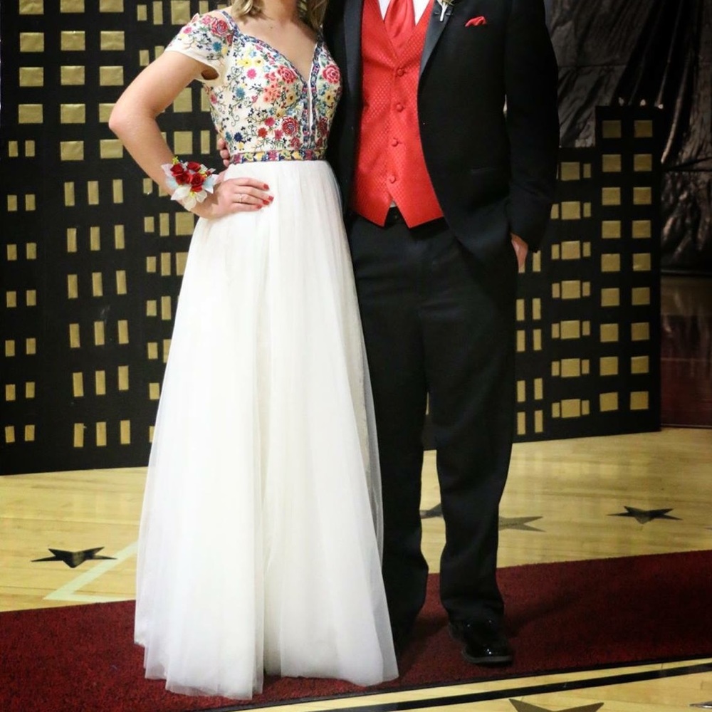 Sherri Hill embroidered prom dress